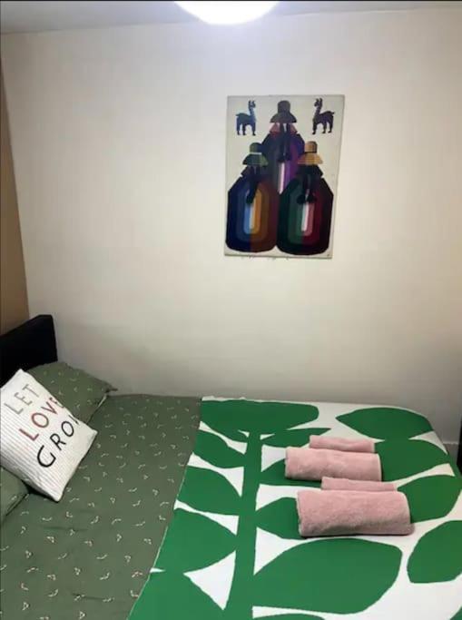 Appartamento Private Flat In Heart Of Londra